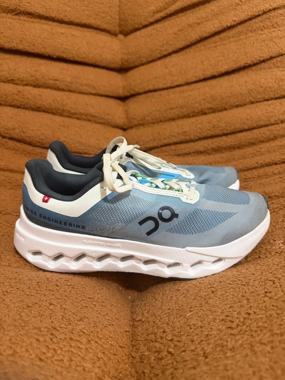 ON Cloudsurfer Next - Size 7 - Picture 3 of 16